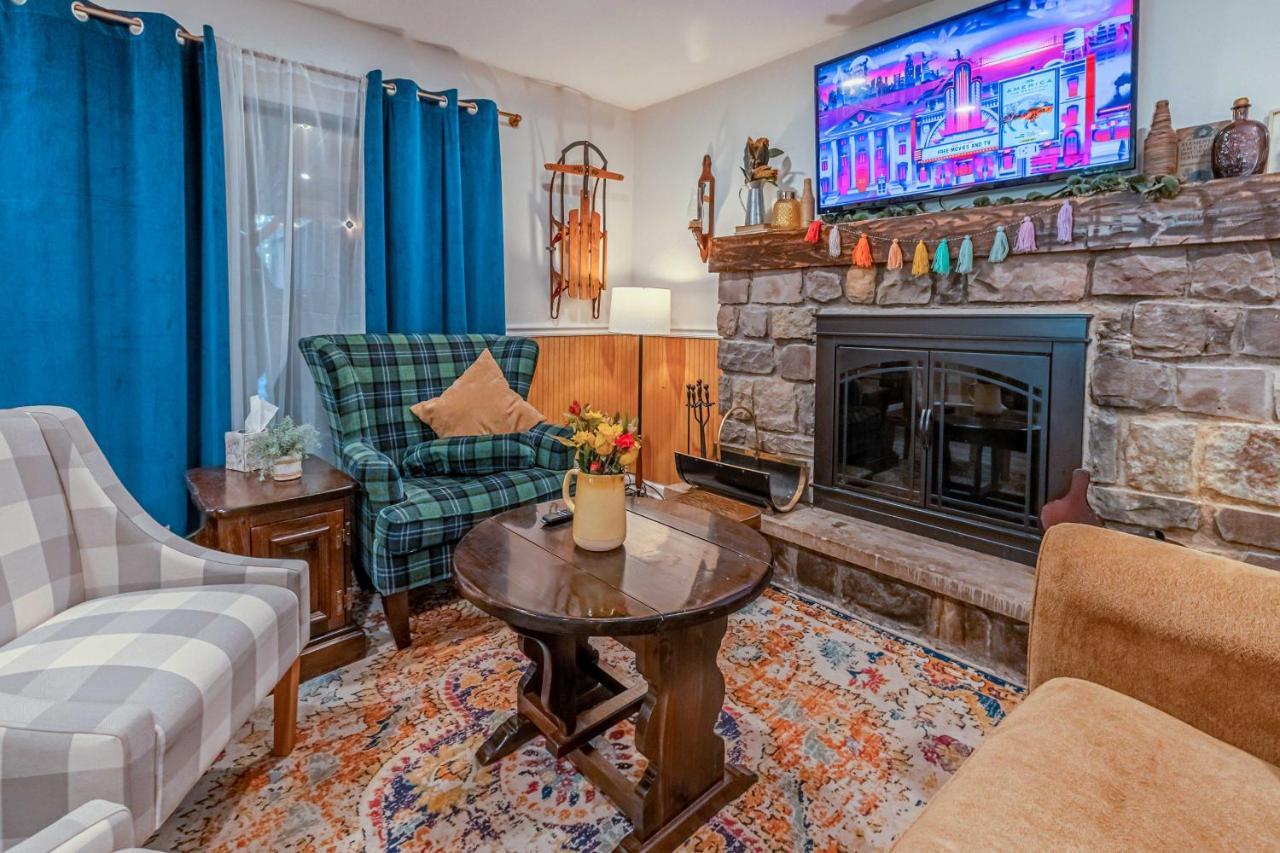 Poconos Ski Retreat With Sauna, Hot Tub, And Game Room Лейк Хармъни Екстериор снимка