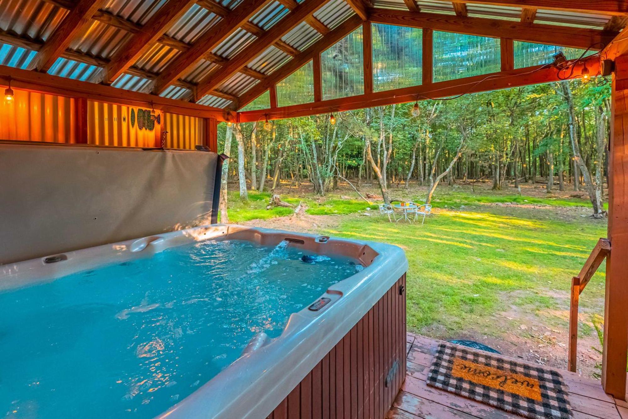 Poconos Ski Retreat With Sauna, Hot Tub, And Game Room Лейк Хармъни Екстериор снимка