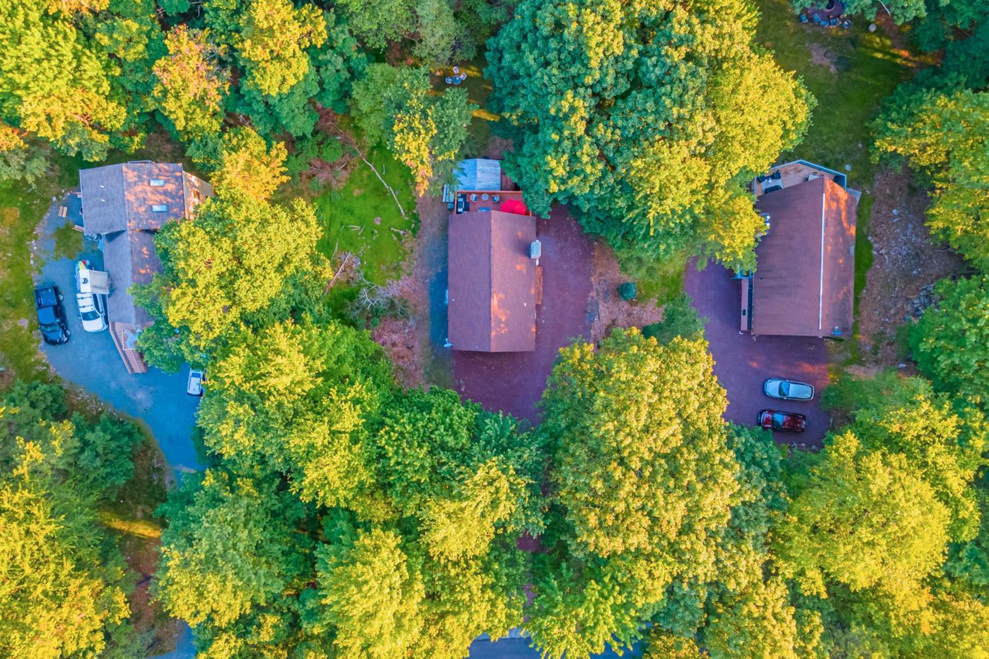 Poconos Ski Retreat With Sauna, Hot Tub, And Game Room Лейк Хармъни Екстериор снимка